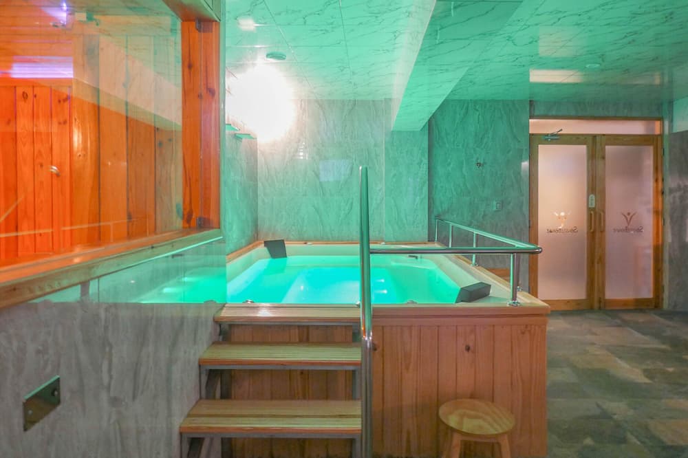 Hotel Plaza by DOT Light