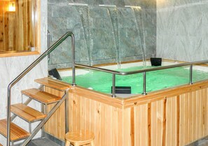 Jetted tub