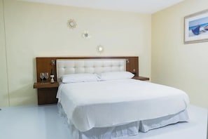 1 bedroom, iron/ironing board, WiFi, bed sheets - Bon Bini Getaway #4 close to Eagle Beach, spacious studio (Oranjestad)