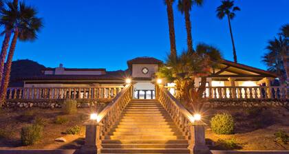 Big Horn Luxury Estate - HUGE Pool, Jacuzzi, BBQ & Game Room!