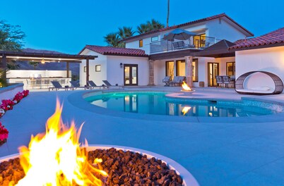 Big Horn Luxury Estate - HUGE Pool, Jacuzzi, BBQ & Game Room!