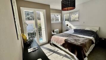 4 habitaciones, tabla de planchar con plancha y wifi gratis