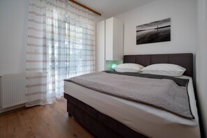 2 bedrooms, WiFi, bed sheets