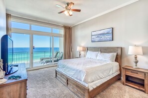 4 bedrooms, desk, iron/ironing board, free WiFi