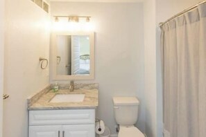 Combined shower/tub - Oceanfront Resort, 1 Block2 Beach304 (Virginia Beach)