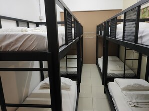 Shared Dormitory, Mixed Dorm | Free WiFi, bed sheets