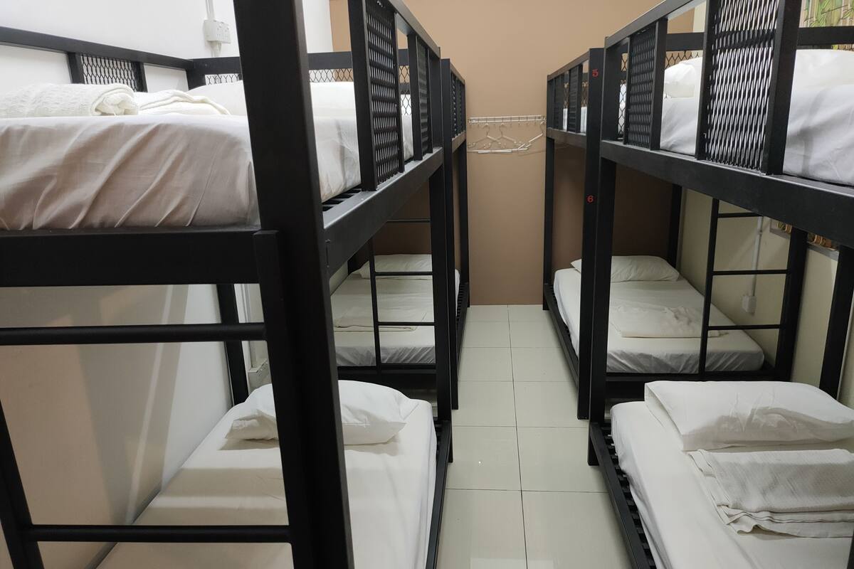 Shared Dormitory, Mixed Dorm | Free WiFi, bed sheets
