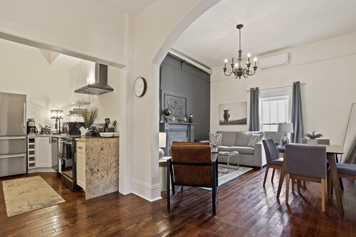 The Dobbs Beltline - 6 BD/4 BA, Sleeps 16, Close to Downtown / Mercedes Stadium