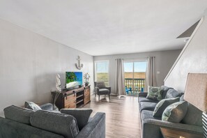 TV - Pet-Friendly Beach Condo with Modern Design & Ocean Views (Corpus Christi)