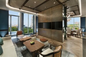 Restaurant - Crowne Plaza Wuhan Optics Valley by IHG (Wuhan)