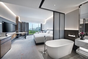 1 bedroom, premium bedding, down duvets, pillow-top beds - Crowne Plaza Wuhan Optics Valley by IHG (Wuhan)