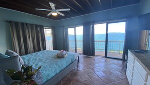 Honeymoon Room | WiFi (free) - The Breeze USVI (St. Thomas)