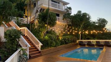 Kolam renang outdoor