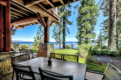 Lakefront Modern Luxury w/ Hot Tub, Fireplace, PEAK SS1