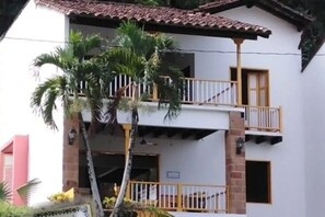 Exterior detail - LAS MAÑANITAS HOUSE (Jericó, Suroeste)