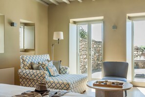 8 bedrooms, in-room safe, desk, iron/ironing board