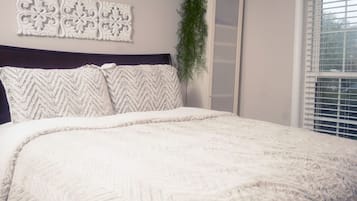 2 bedrooms, desk, iron/ironing board, free WiFi
