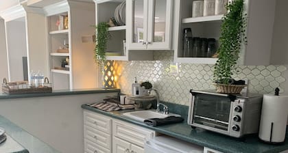 Comfortable, Cozy, & Private Basement Suite Near Stone Mtn & Downtown Lilburn