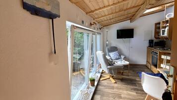 Fernseher, Tischtennisplatte