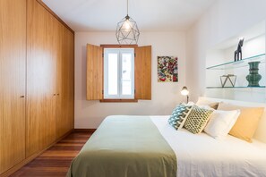 4 chambres, système d’insonorisation, fer et planche à repasser