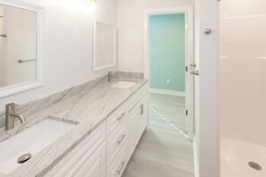 Combined shower/bathtub