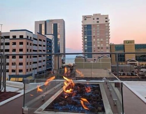 Oceanfront Resort 1B2 Beach 302