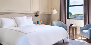 客房内保险箱、遮光窗帘、熨斗/熨板、免费 WiFi