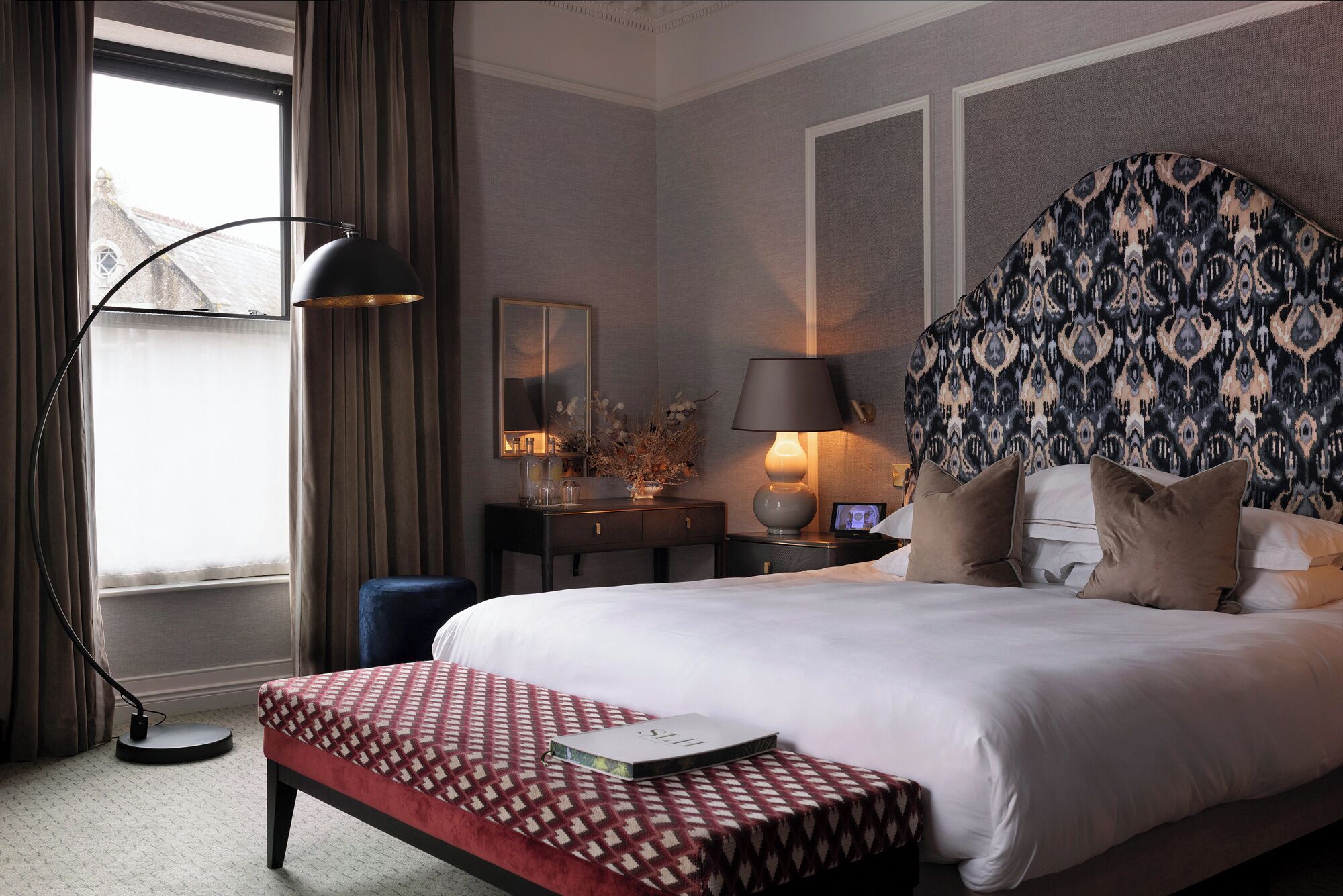 Signature Deluxe Room | 客房内保险箱、遮光窗帘、熨斗/熨板、免费 WiFi