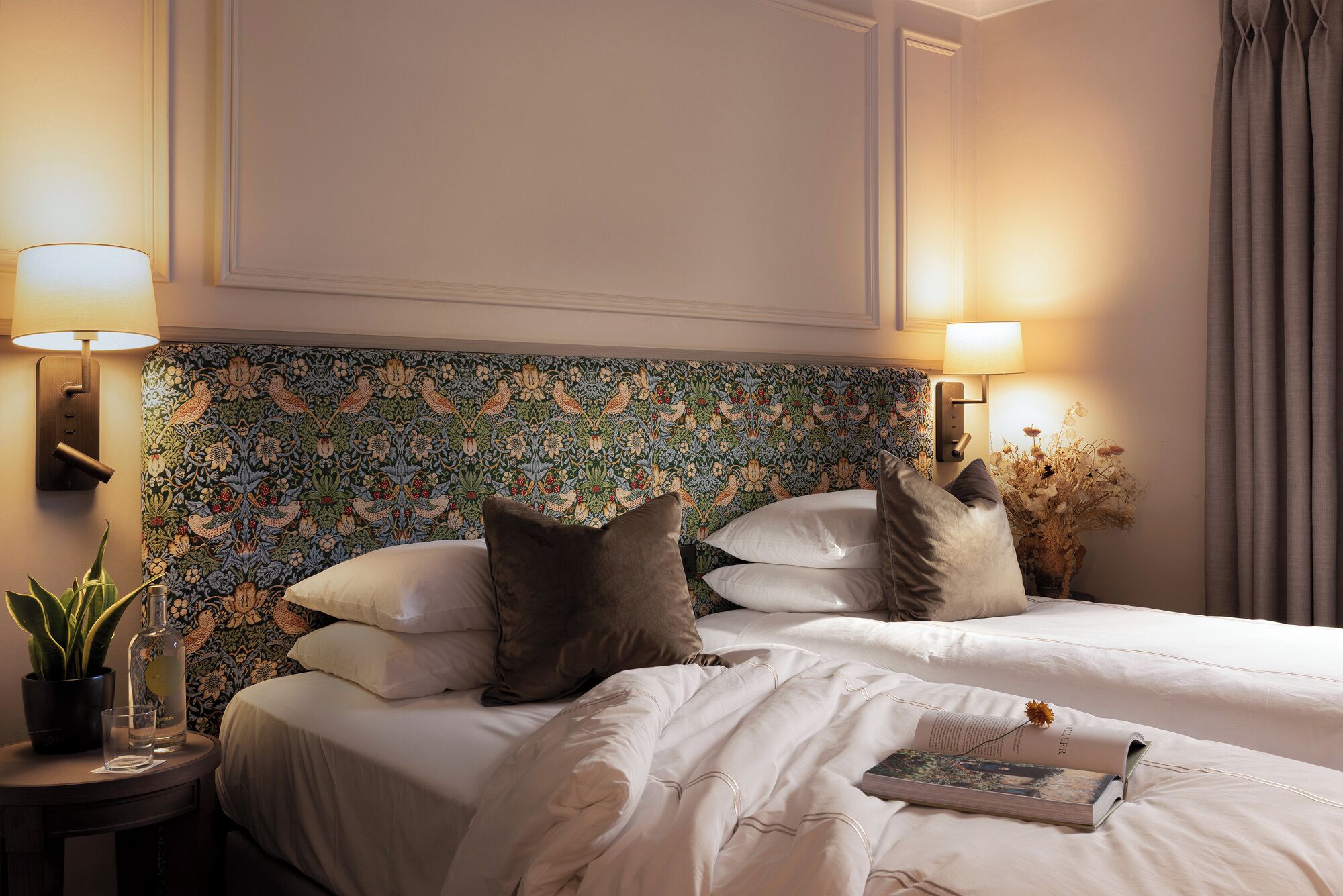 客房内保险箱、遮光窗帘、熨斗/熨板、免费 WiFi