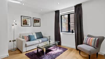 Apartment, 3 Bedrooms | Living area