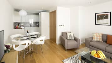 Appartement, 1 slaapkamer | Woonruimte | Een flatscreentelevisie