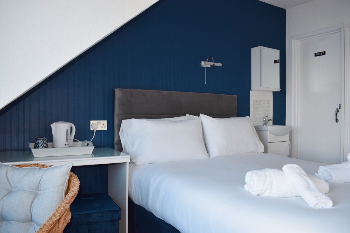Comfort Double Room, Ensuite, Sea View (Small) | Miscellaneous
