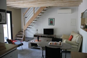 Télévision, chaîne hi-fi