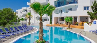 Aparthotel Ferrera Beach