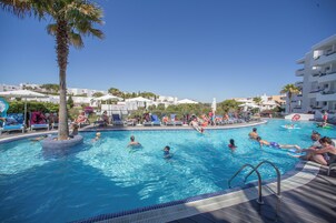 Outdoor pool, open 8:00 AM to 8:00 PM, sun loungers