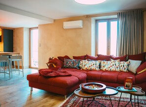 Télévision, chaîne hi-fi