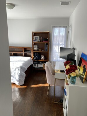 5 bedrooms, desk, iron/ironing board, free WiFi