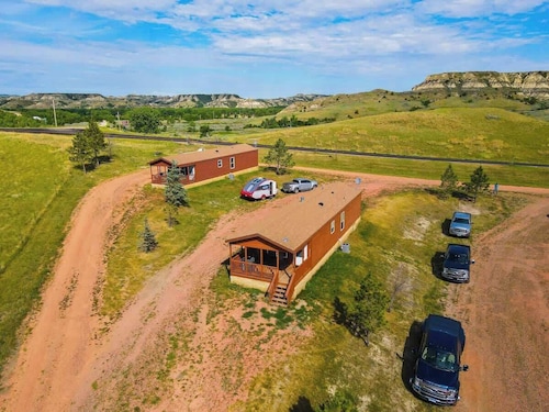 Boots Bison Cabin 2 BR 1 B Sleeps 6