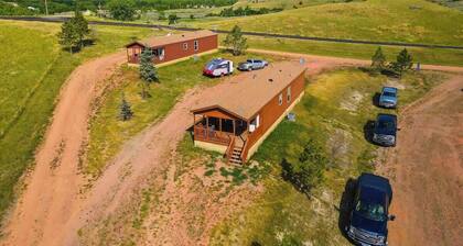 Boots Bison Cabin 2 BR 1 B Sleeps 6