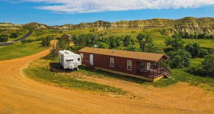 Boots Bison Cabin 2 BR 1 B Sleeps 6