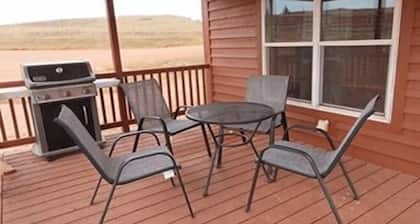 Boots Bison Cabin 2 BR 1 B Sleeps 6