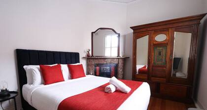 Amazing place to stay in the heart of the rocks