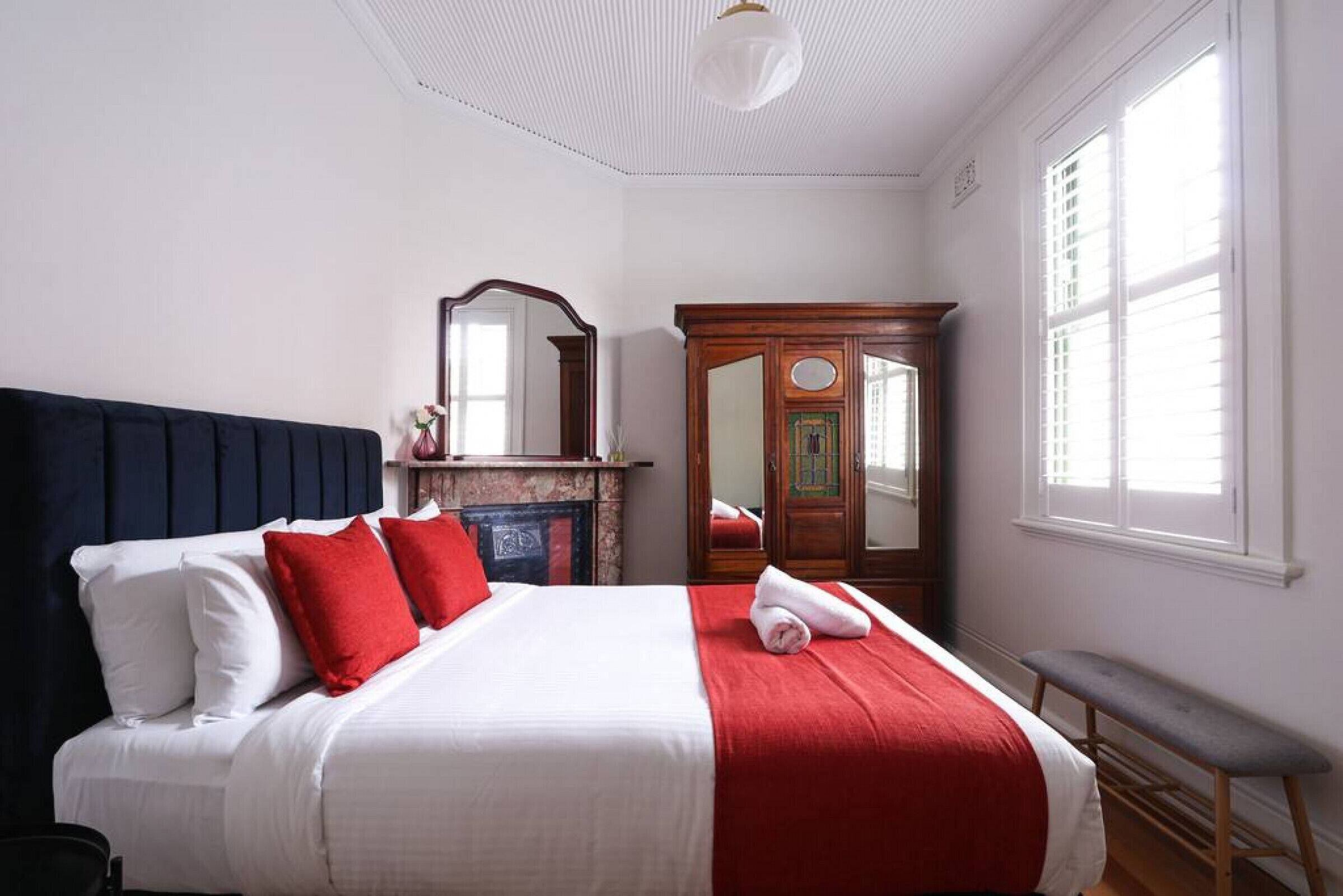 3 bedrooms, desk, iron/ironing board, free WiFi