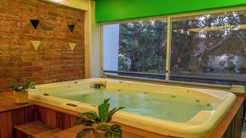 Indoor spa tub