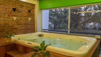 Tina de hidromasaje interior