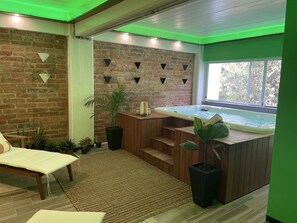 Massages des tissus profonds, massages