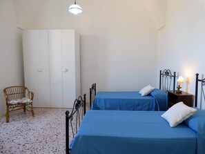 2 bedrooms, WiFi, bed sheets