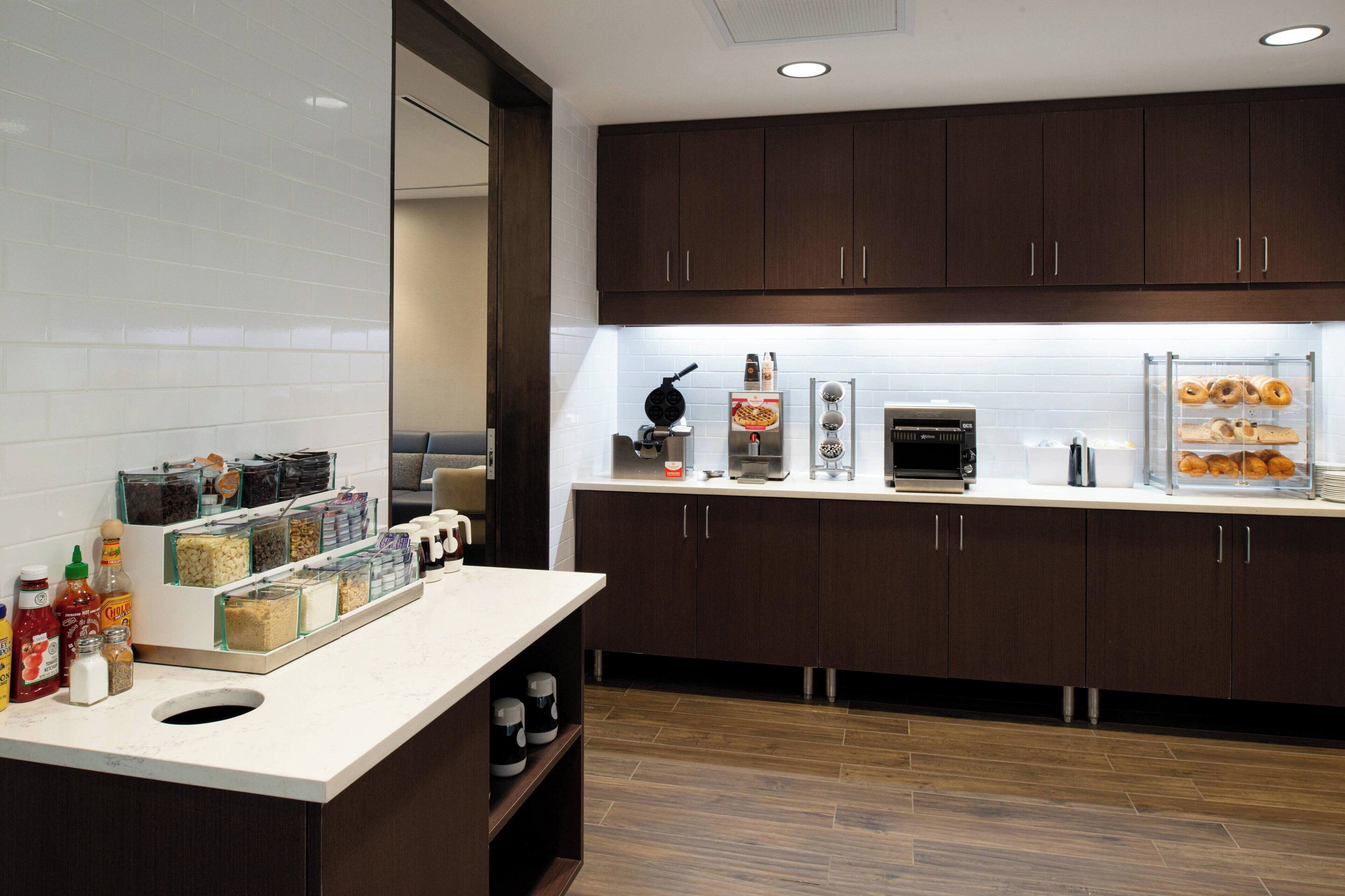 free daily full breakfast