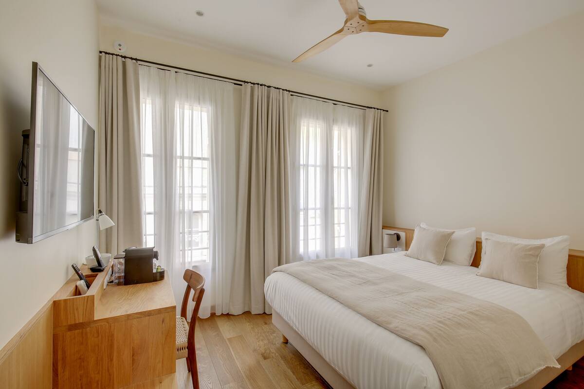 Dobbeltrom – classic, eget bad (Chambre)