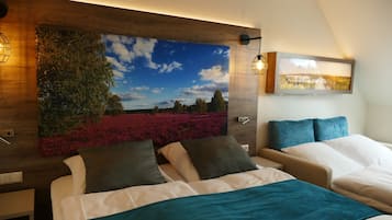 Quadruple Room | 1 bedroom, hypo-allergenic bedding, in-room safe, desk